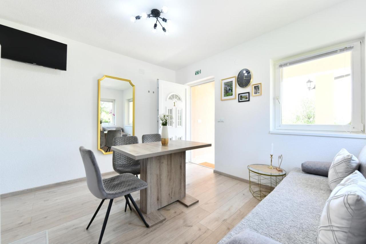 Apartments Green Linden ราโควิซา ภายนอก รูปภาพ