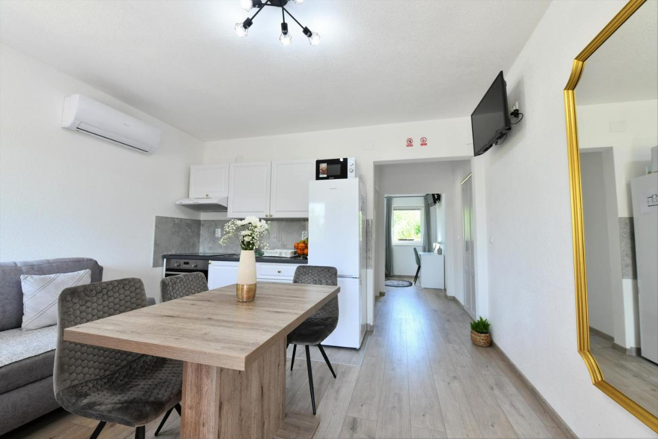 Apartments Green Linden ราโควิซา ภายนอก รูปภาพ